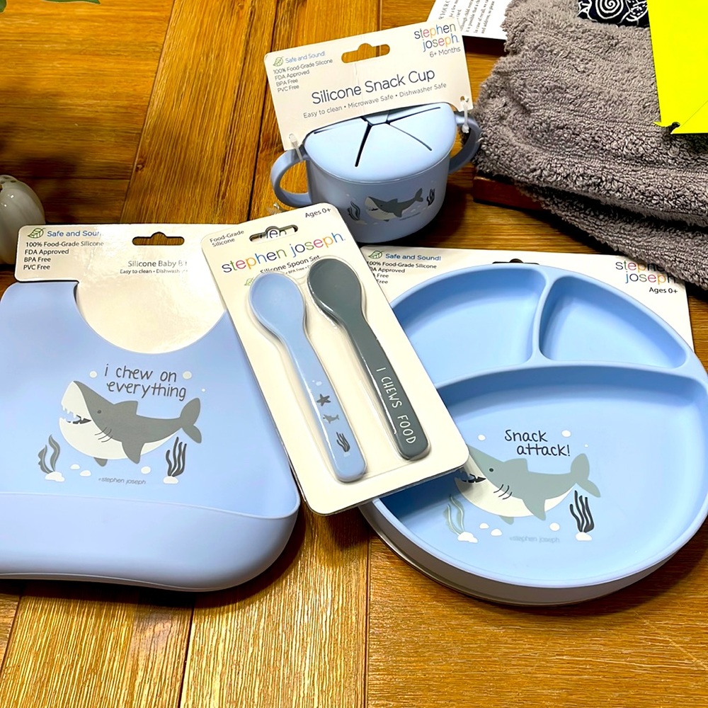 Brand new Stephen Joseph dinner and sack set